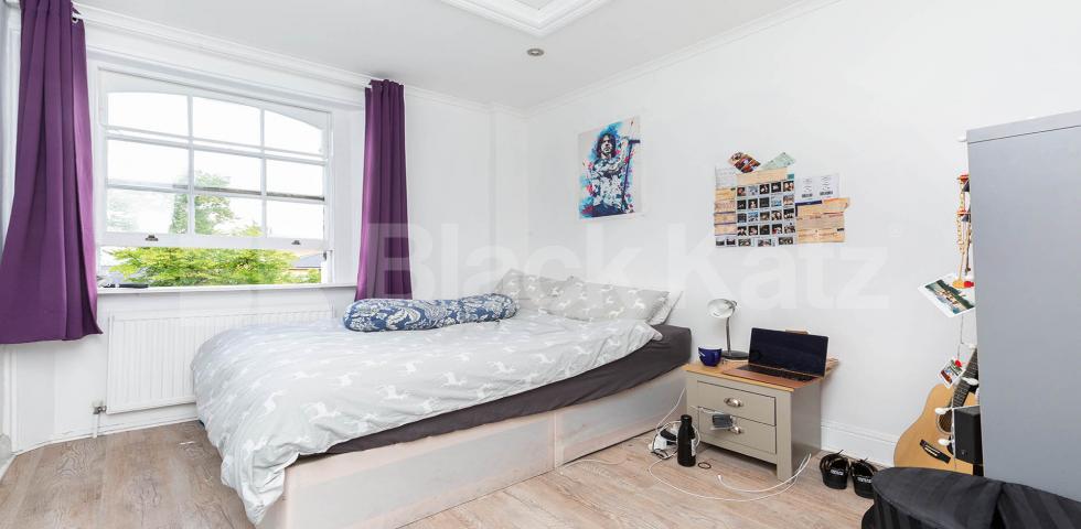 Spacious two double bedroom set within a period conversion Camden Road, Camden